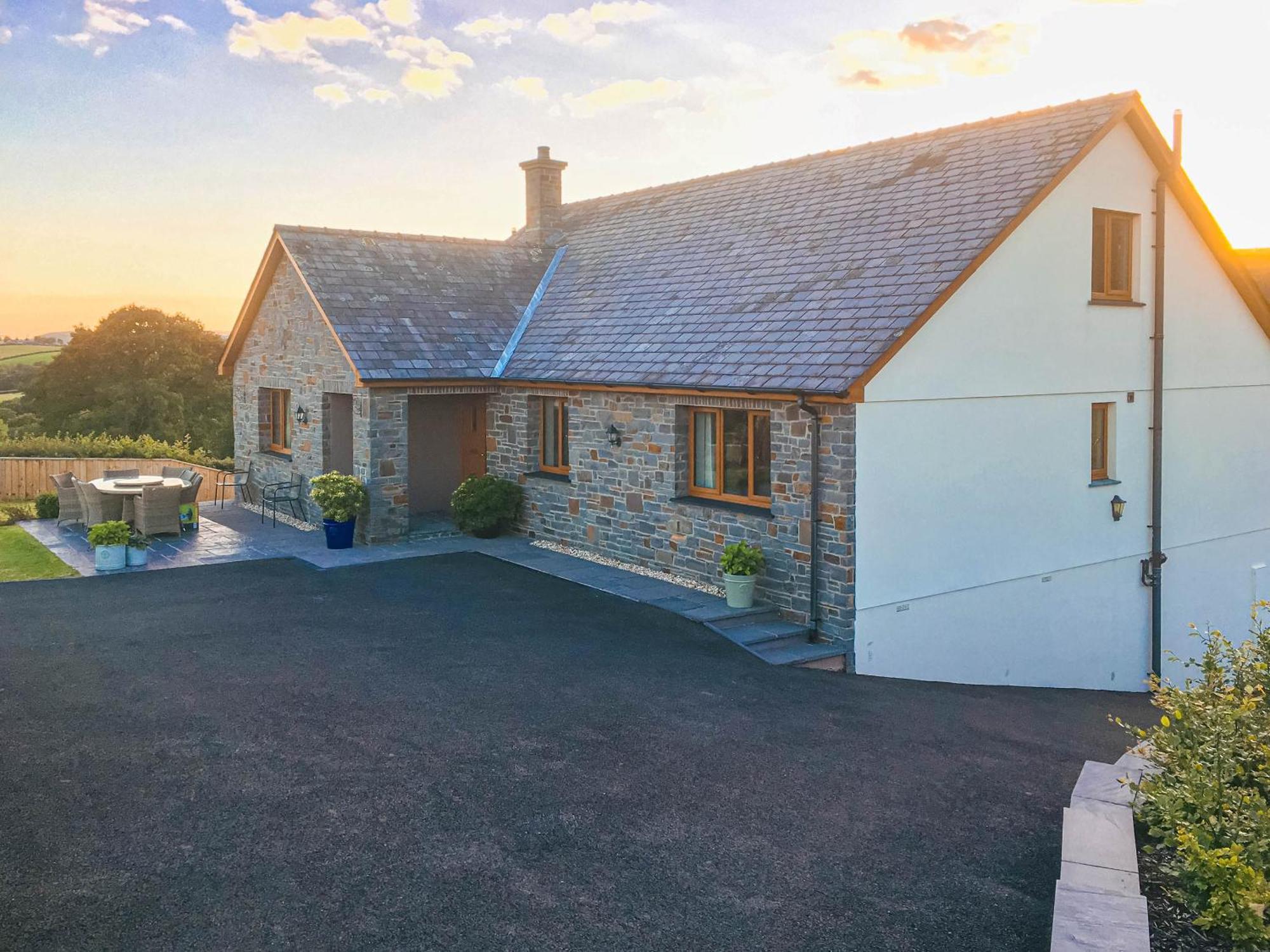 Maes Y Bryn Farmhouse Llanwrda Exterior photo