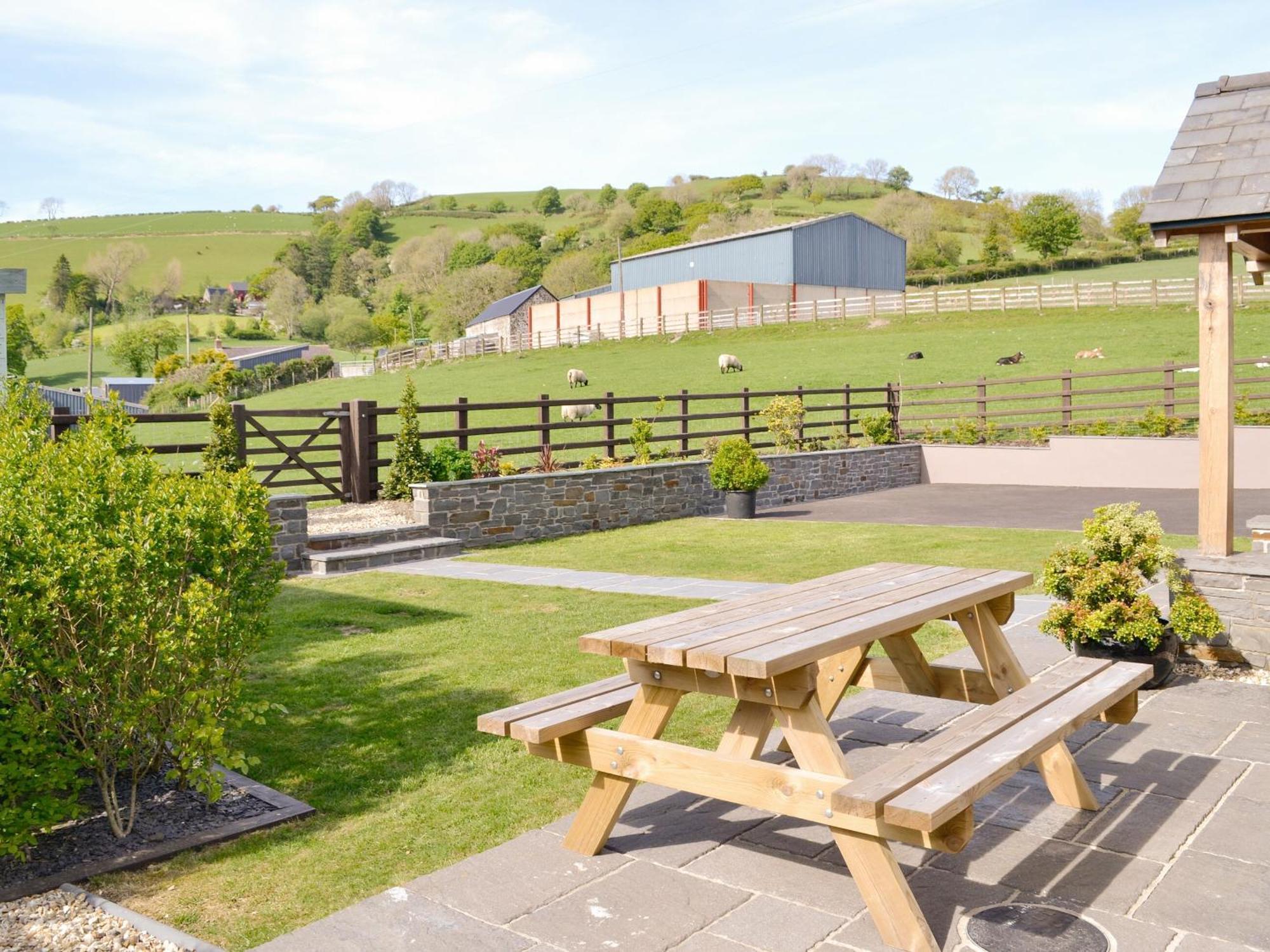 Maes Y Bryn Farmhouse Llanwrda Exterior photo