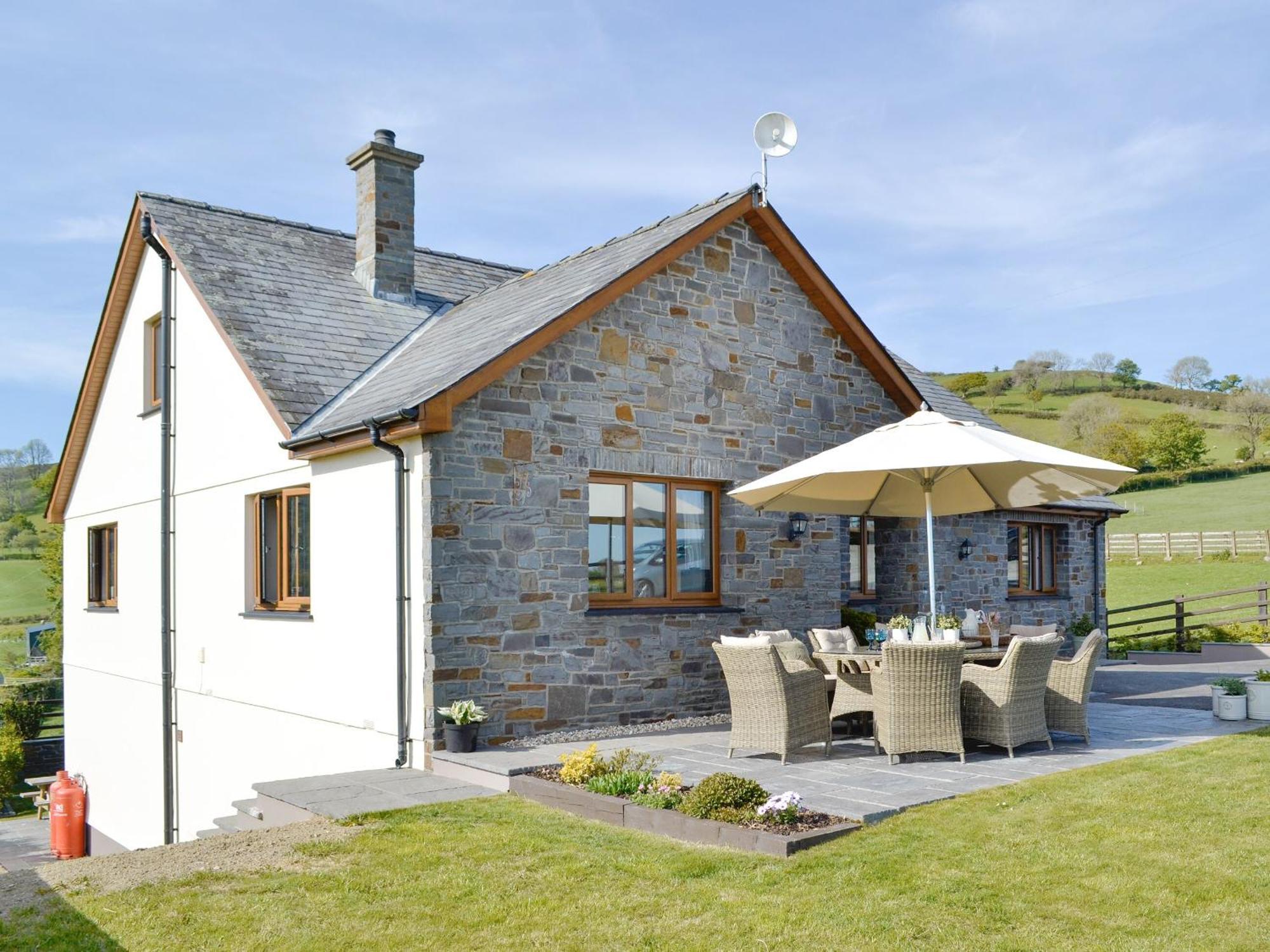 Maes Y Bryn Farmhouse Llanwrda Exterior photo